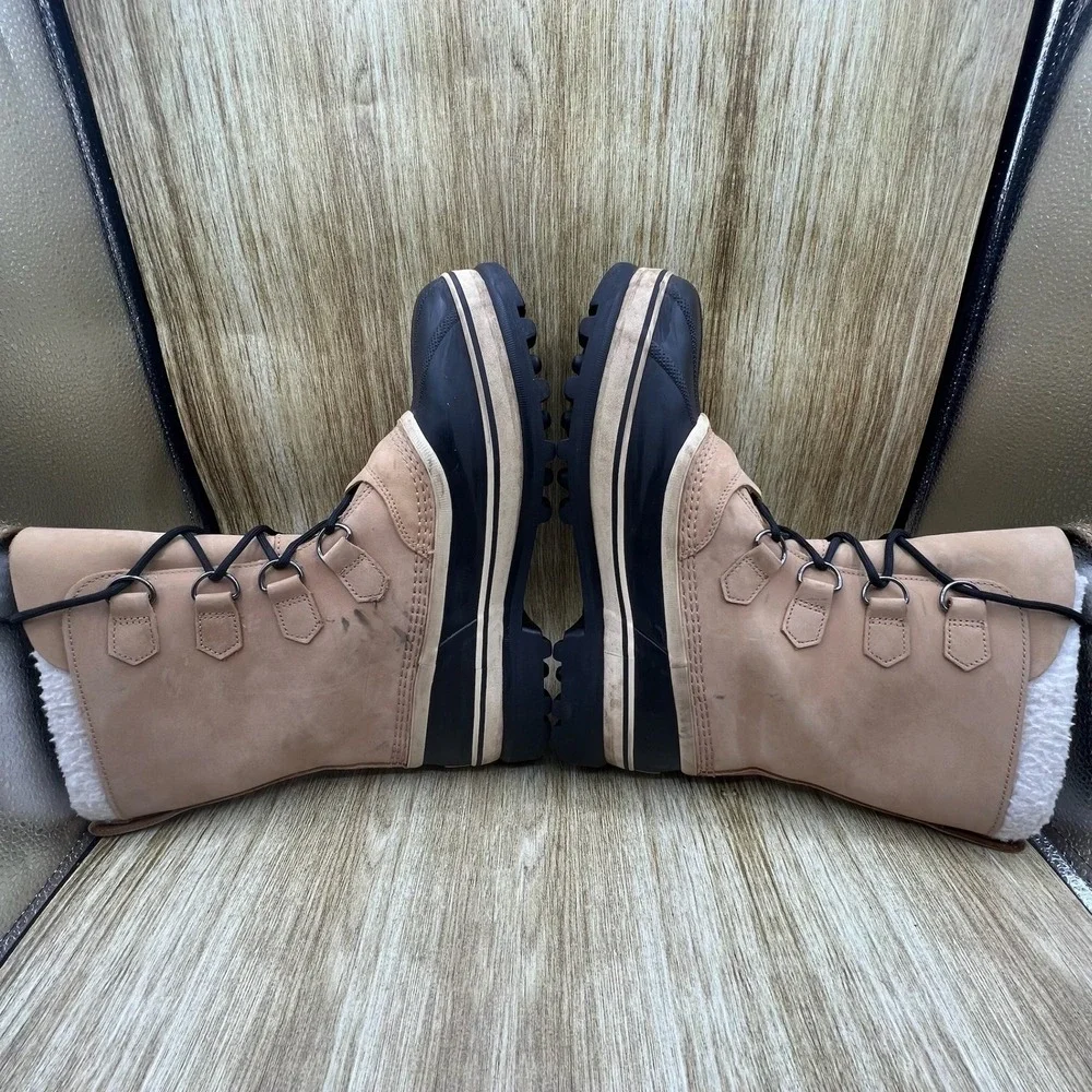 Sorel caribou snow